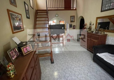 CASA EN VENTA EN BARRIO GRAND BOURG